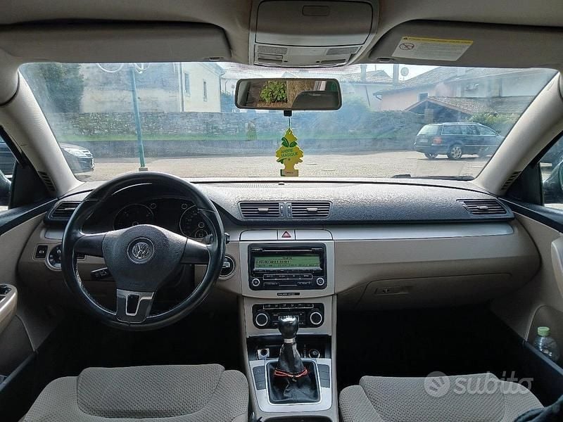 Usata VW Passat 140 CV (102 kW) 2010 Nero Station wagon