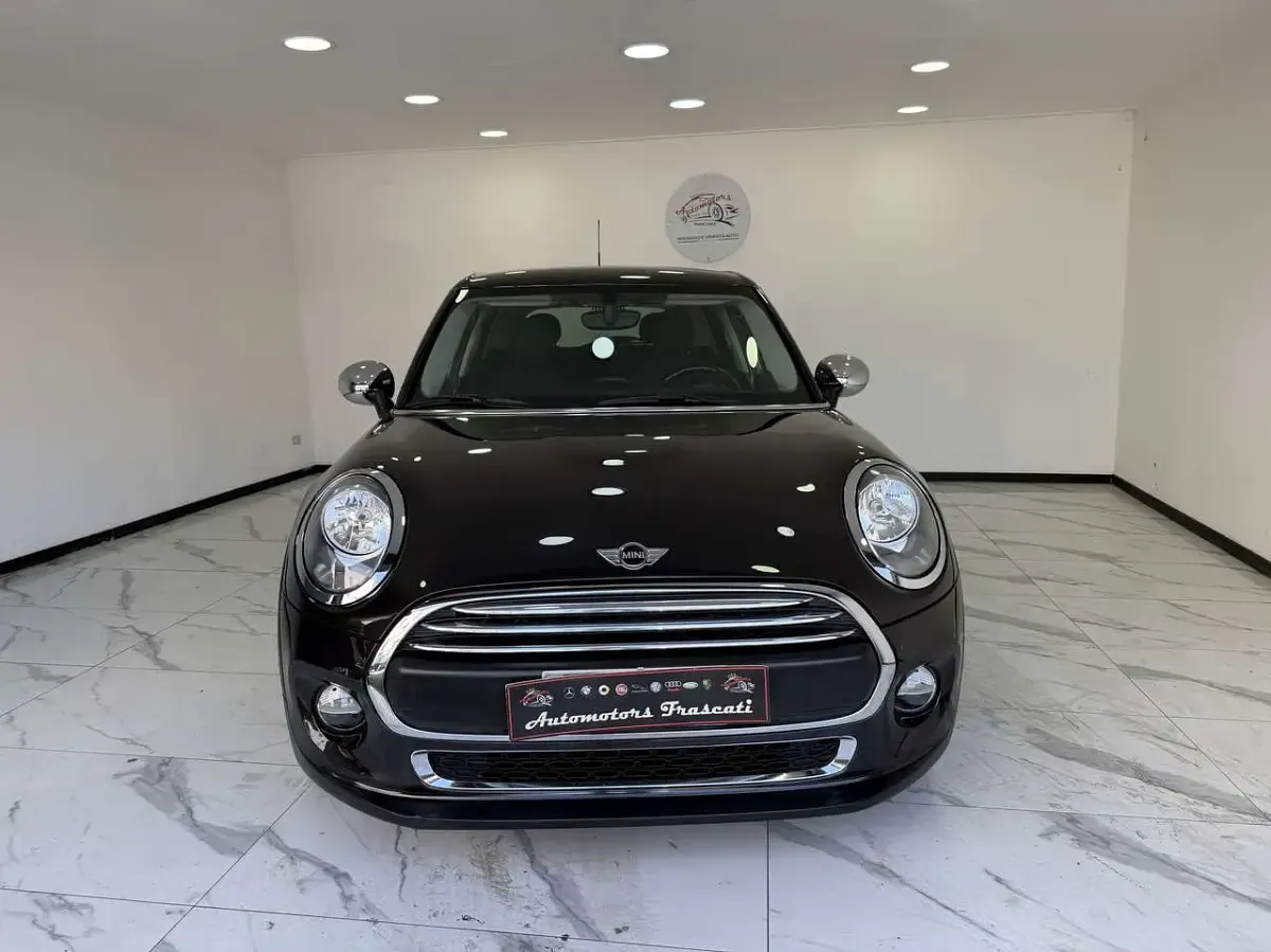 Usata Mini Cooper D 116 CV (85 kW) 2015 Nero Utilitaria