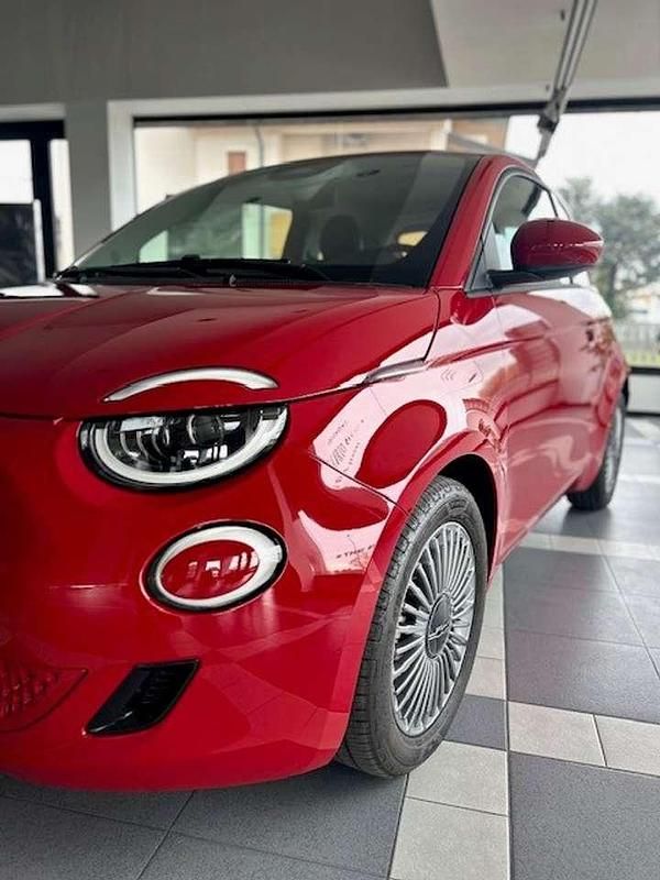 Nuova Fiat 500 65 CV (47 kW) 2026 Rosso red Utilitaria