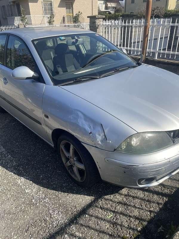 Usata Seat Ibiza Stylance 75 CV (55 kW) 2004 Utilitaria