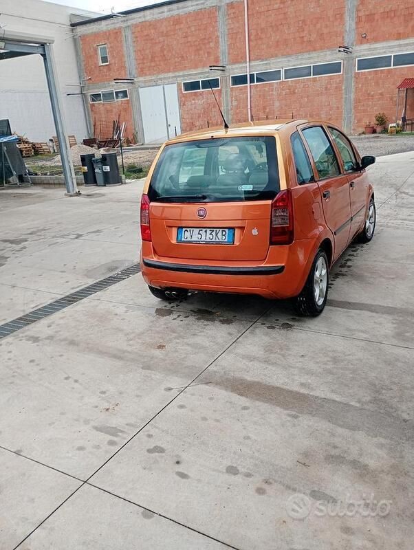 Usata 2005 Fiat Idea Monovolume | 2700 € - Immagine 1/4