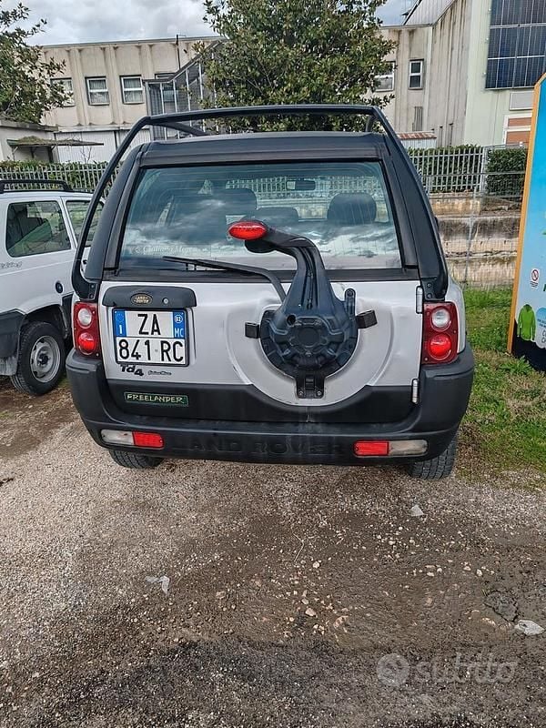 Usata Land Rover Freelander 97 CV (71 kW) 2002 Grigio SUV