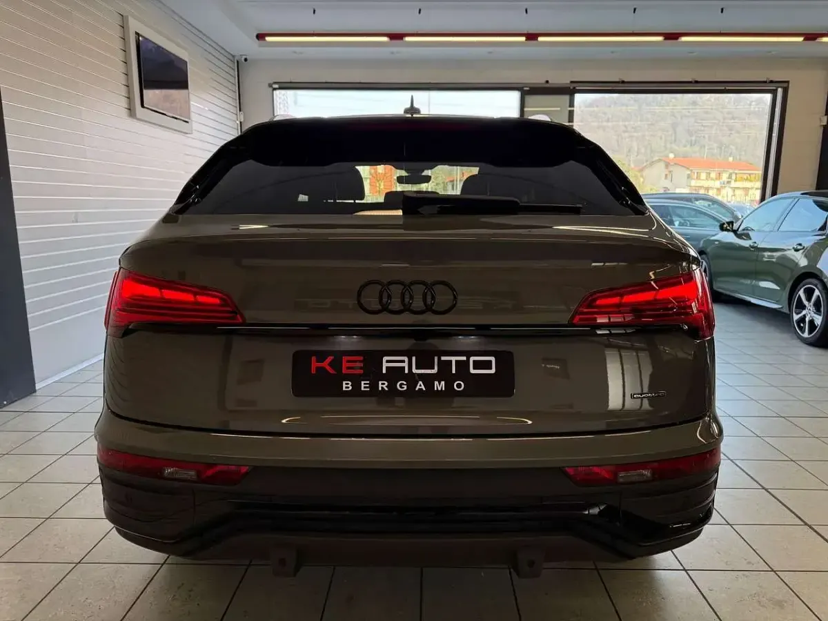 Usata Audi Q5 Ambiente 204 CV (150 kW) 2025 Grigio chronos SUV