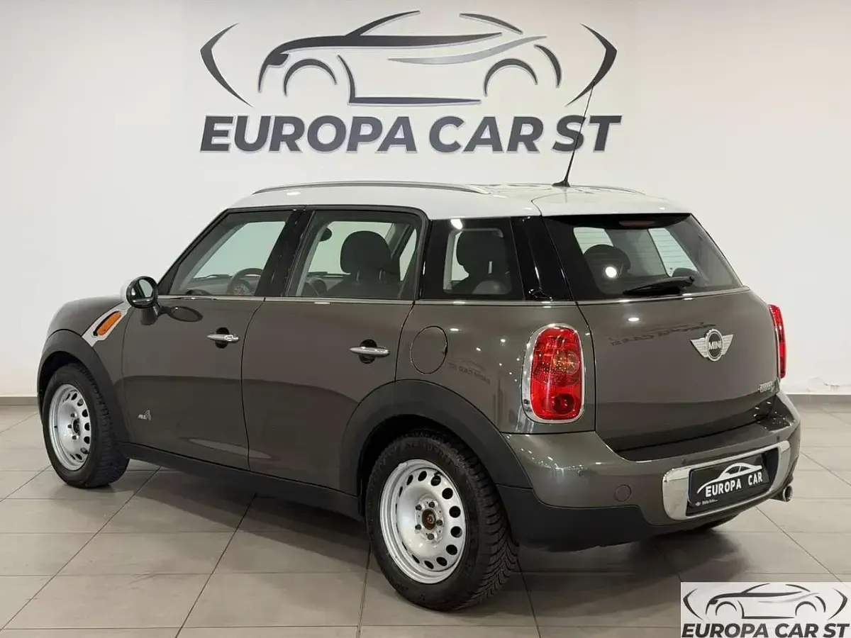 Usata Mini Cooper D Countryman 111 CV (81 kW) 2012 Marrone SUV