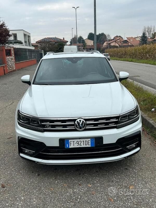 Bianco Usata 2018 VW Tiguan SUV | 22.000 € (Molto cara) - Immagine 1/4