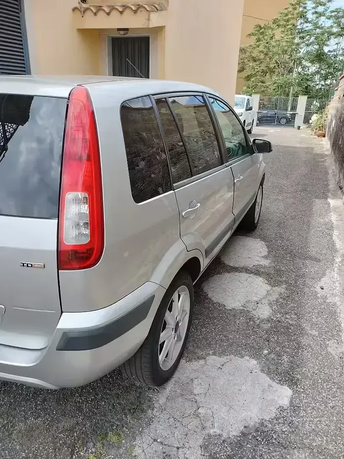 Usata Ford Fusion 68 CV (50 kW) 2007 Grigio Utilitaria