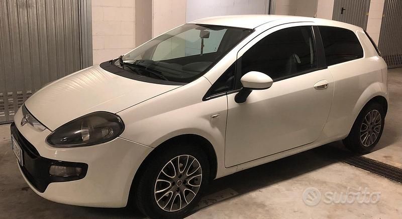 Usata Fiat Punto Evo 75 CV (55 kW) 2011 Bianco Utilitaria