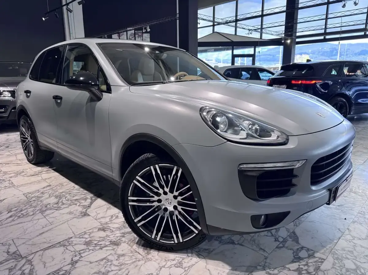 Usata Porsche Cayenne Platinum Edition 262 CV (192 kW) 2016 Blu/azzurro SUV