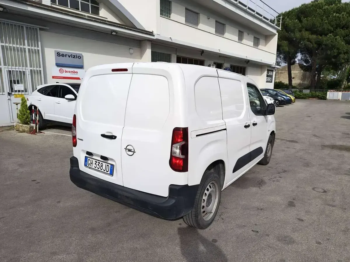 Usata Opel Combo Edition 120 CV (88 kW) 2021 Bianco Monovolume