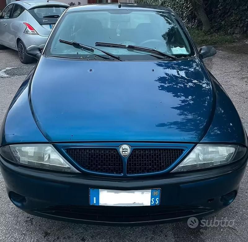 Usata Lancia Ypsilon 60 CV (44 kW) 2000 Blu Utilitaria