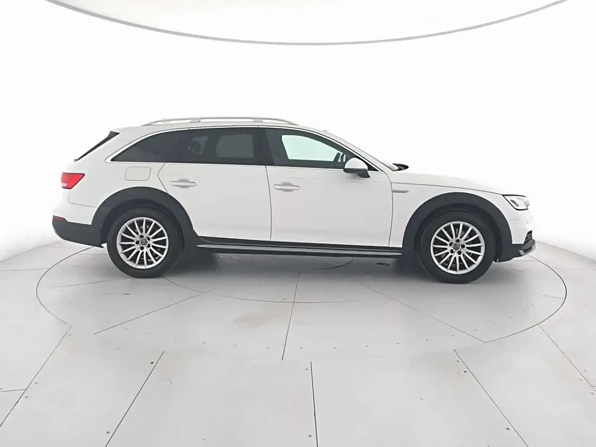 Usata Audi A4 Allroad Business 150 CV (110 kW) 2018 Bianco Station wagon