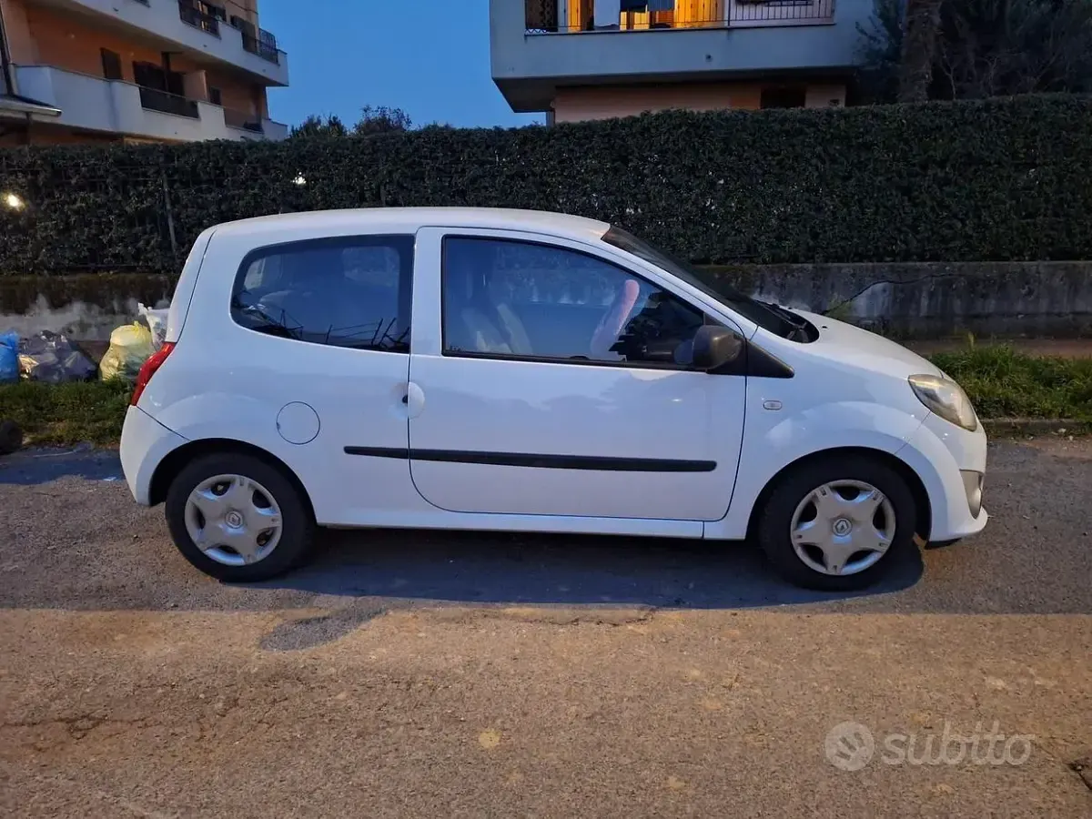Usata Renault Twingo 75 CV (55 kW) 2010 Bianco Utilitaria