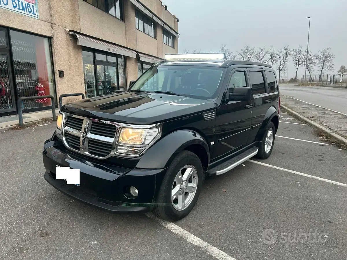 Usata Dodge Nitro 177 CV (130 kW) 2008 Nero SUV