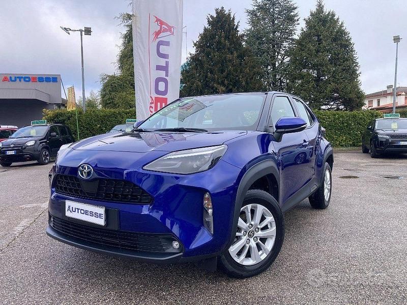 Usata Toyota Yaris Cross Business Edition 92 CV (67 kW) 2022 Blu SUV