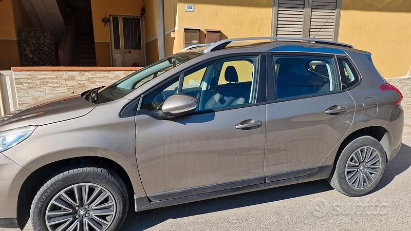 Usata Peugeot 2008 82 CV (60 kW) 2015 Marrone SUV
