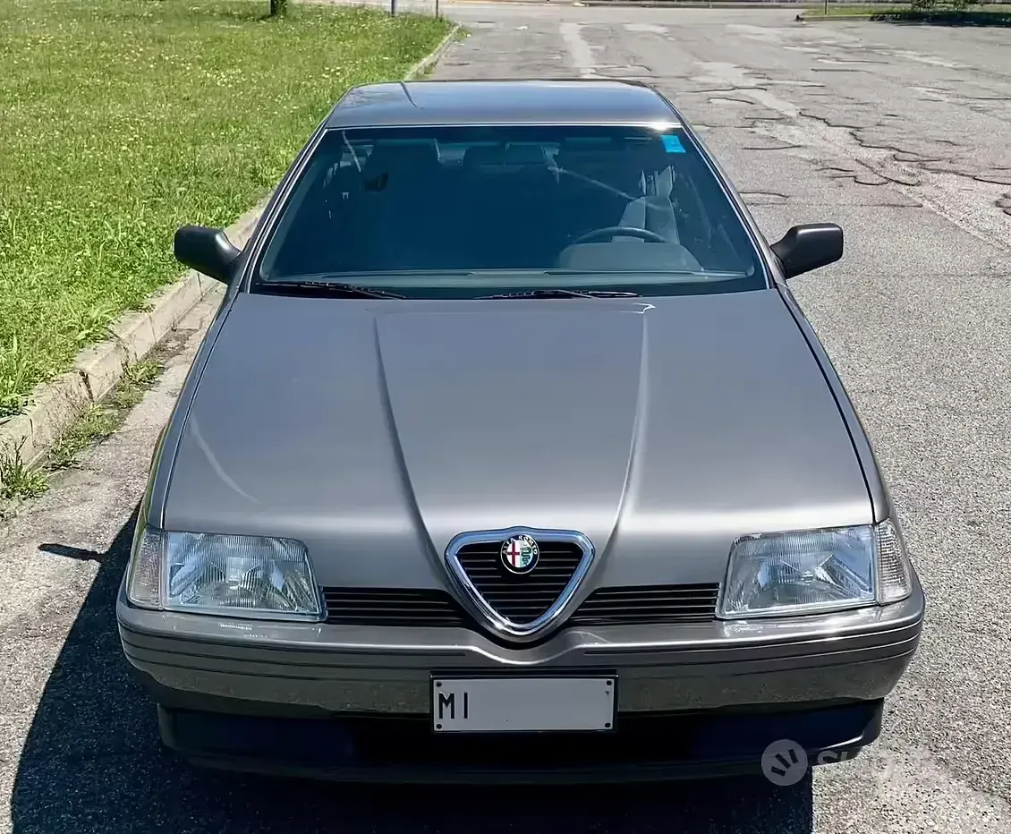 Usata Alfa Romeo 164 145 CV (106 kW) 1990 Grigio Berlina
