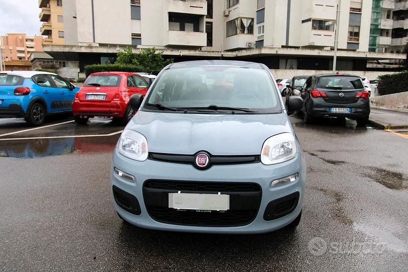 Usata Fiat Panda Lounge 69 CV (50 kW) 2017 Grigio Berlina