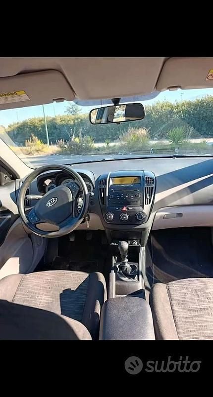 Usata Kia Ceed 109 CV (80 kW) 2008 Nero Utilitaria