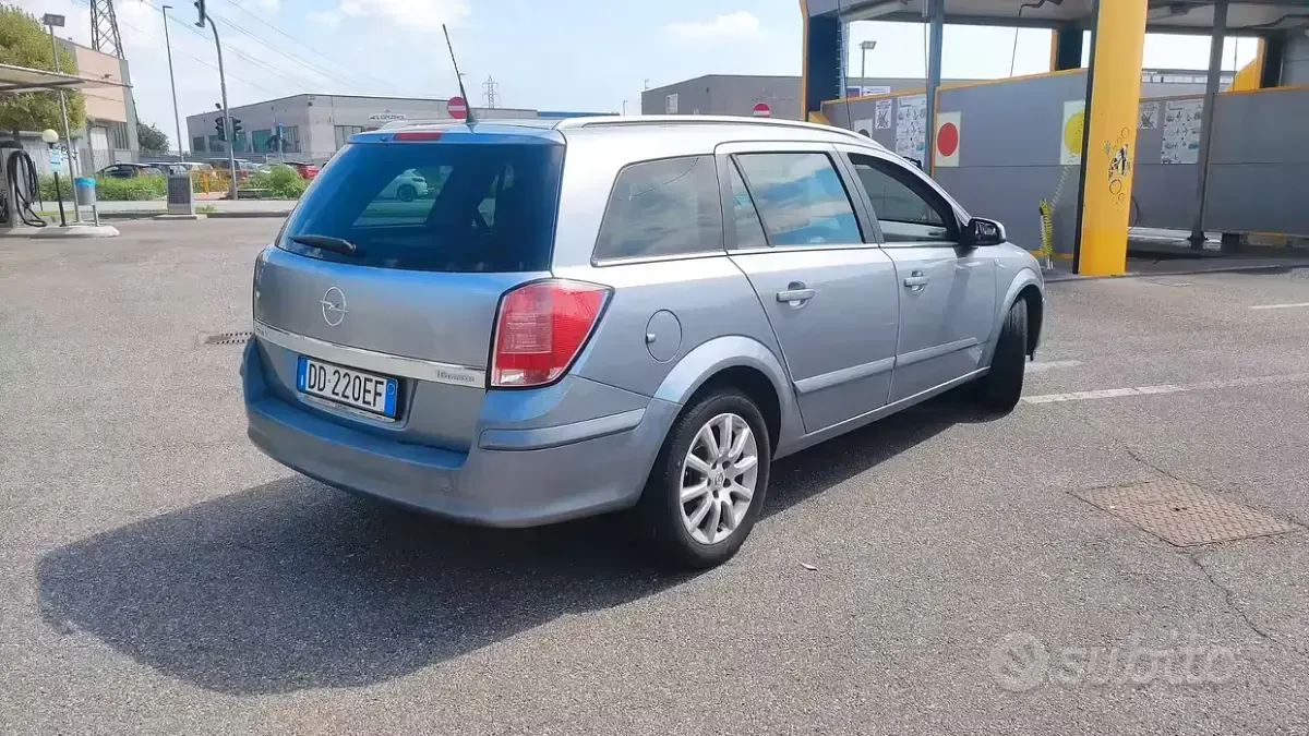 Usata Opel Astra 105 CV (77 kW) 2006 Grigio Station wagon