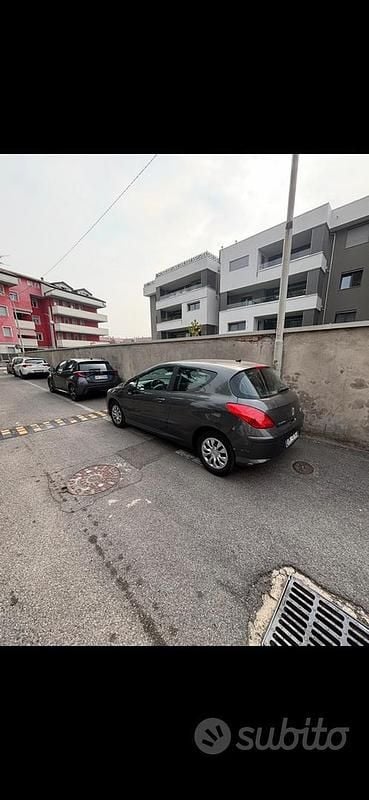 Usata 2008 Peugeot 308 Tre volumi | 1500 € (Super prezzo) - Immagine 1/2