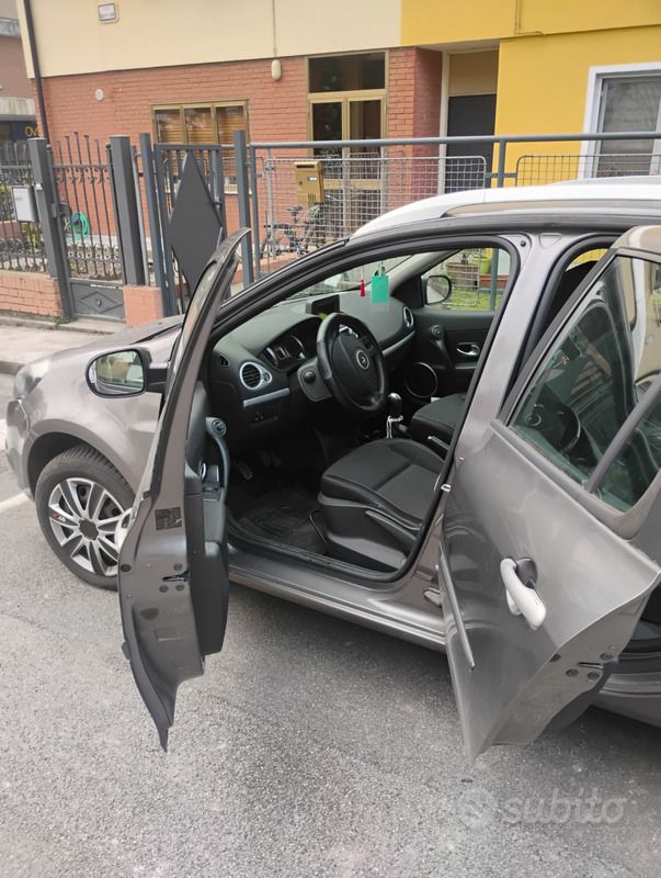 Usata Renault Clio GrandTour 78 CV (57 kW) 2010 Grigio Station wagon