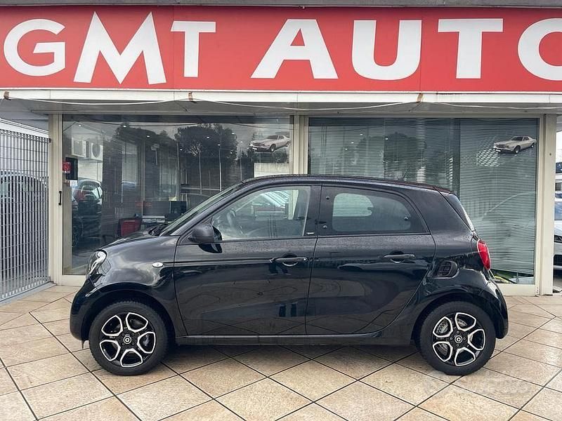 Usata Smart ForFour Prime 90 CV (66 kW) 2017 Nero Utilitaria