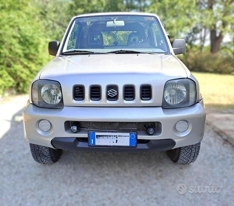 Usata Suzuki Jimny 80 CV (58 kW) 2004 Grigio SUV