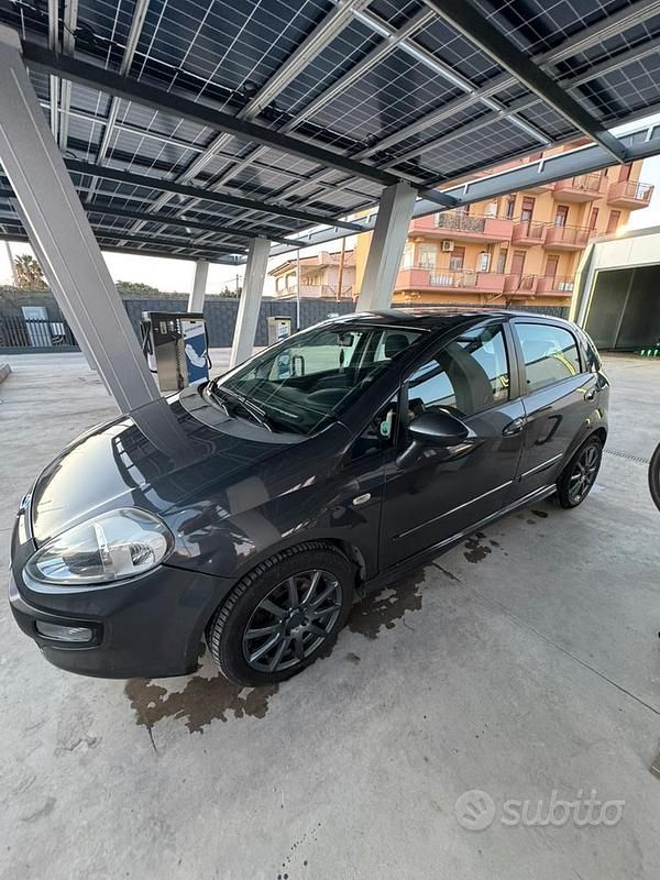 Usata Fiat Punto Evo 90 CV (66 kW) 2009 Grigio Utilitaria
