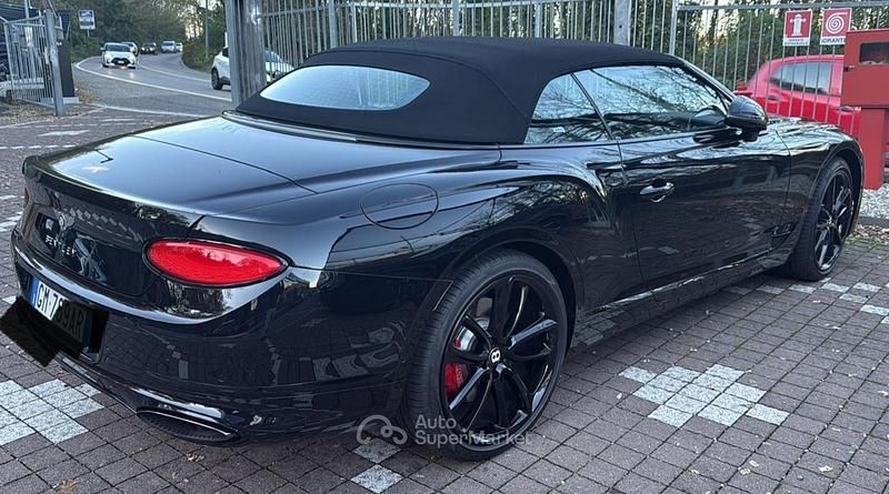 Usata Bentley Continental GT Convertible 635 CV (467 kW) 2020 Nero Cabrio