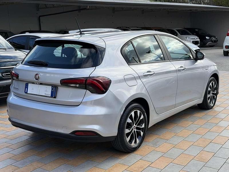 Usata Fiat Tipo Easy 120 CV (88 kW) 2018 Grigio maestro Berlina