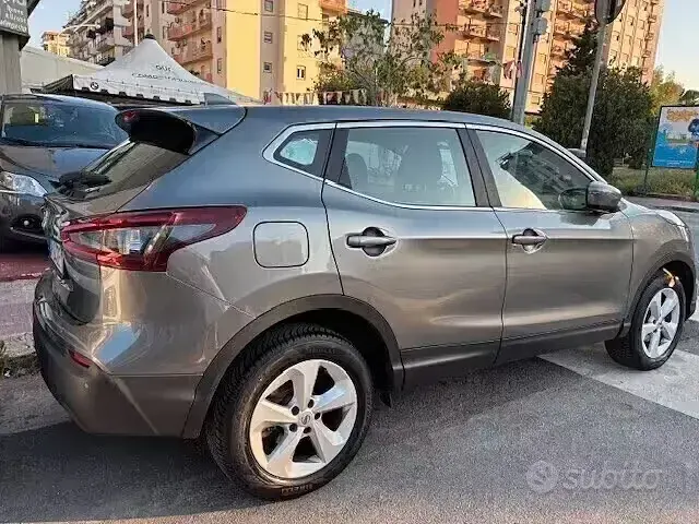Usata Nissan Qashqai 140 CV (102 kW) 2021 Grigio SUV