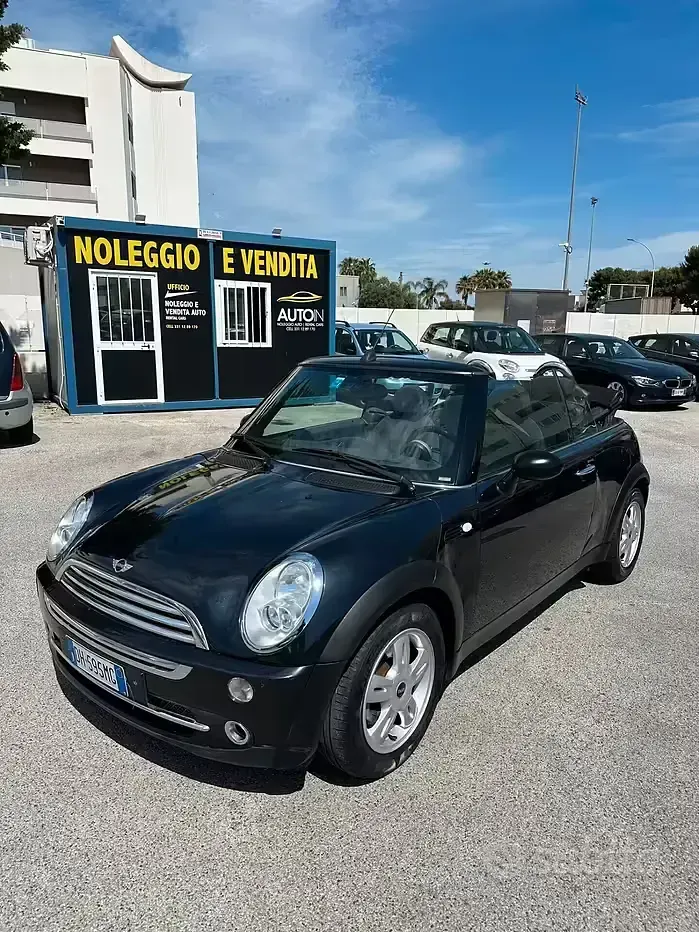 Begagnad Mini One Cabriolet 90 HK (66 kW) 2008 Svart Cab