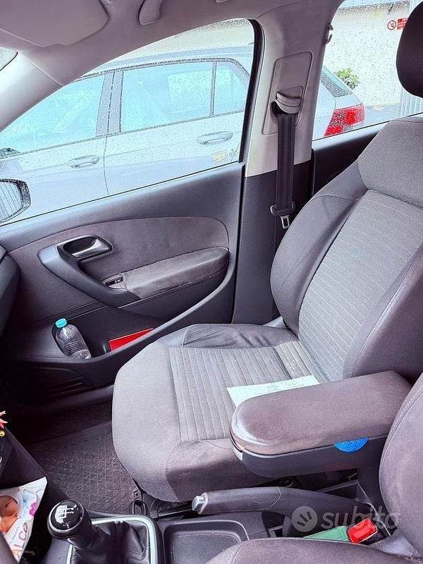 Usata VW Polo 75 CV (55 kW) 2014 Grigio Utilitaria