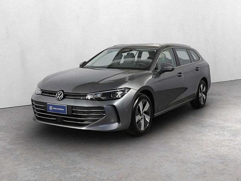 Diabase grey metallizzato Usata 2024 VW Passat Business Station wagon | 34.900 € (Buon prezzo) - Immagine 1/4