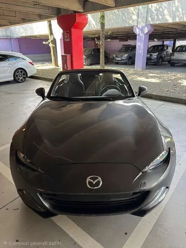Usata Mazda MX5 Exclusive-Line 184 CV (135 kW) 2024 Grigio Cabrio