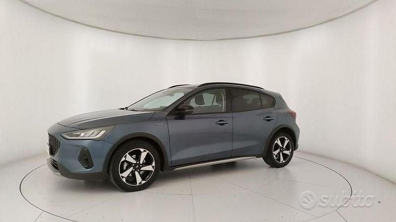 Usata Ford Focus 125 CV (91 kW) 2023 Blu SUV