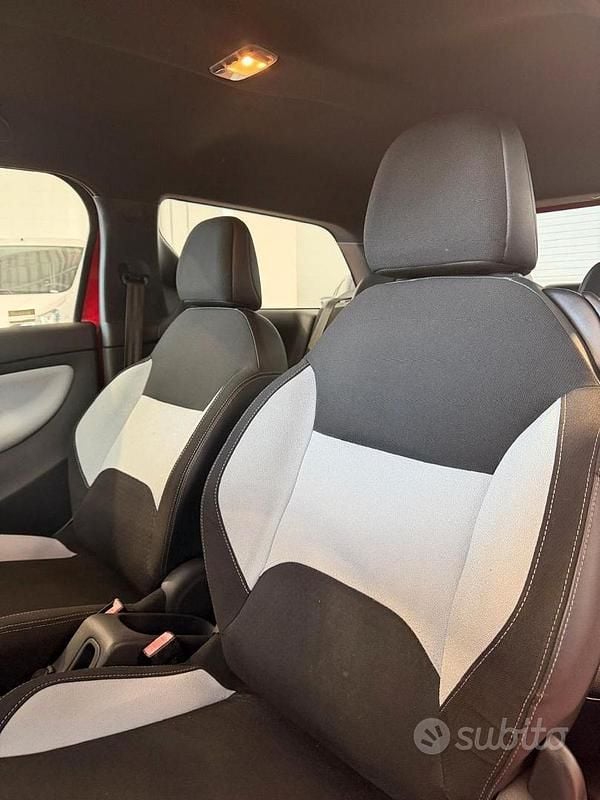 Usata Citroën DS3 92 CV (67 kW) 2011 Rosso Utilitaria