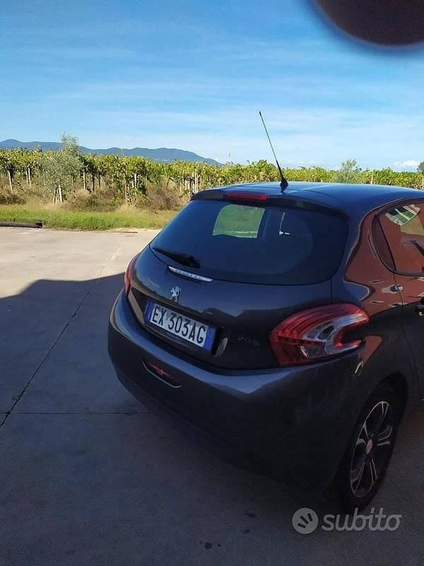 Usata Peugeot 208 Access 82 CV (60 kW) 2018 Grigio Utilitaria