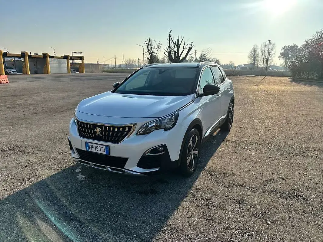 Usata Peugeot 3008 Allure 120 CV (88 kW) 2017 Bianco SUV
