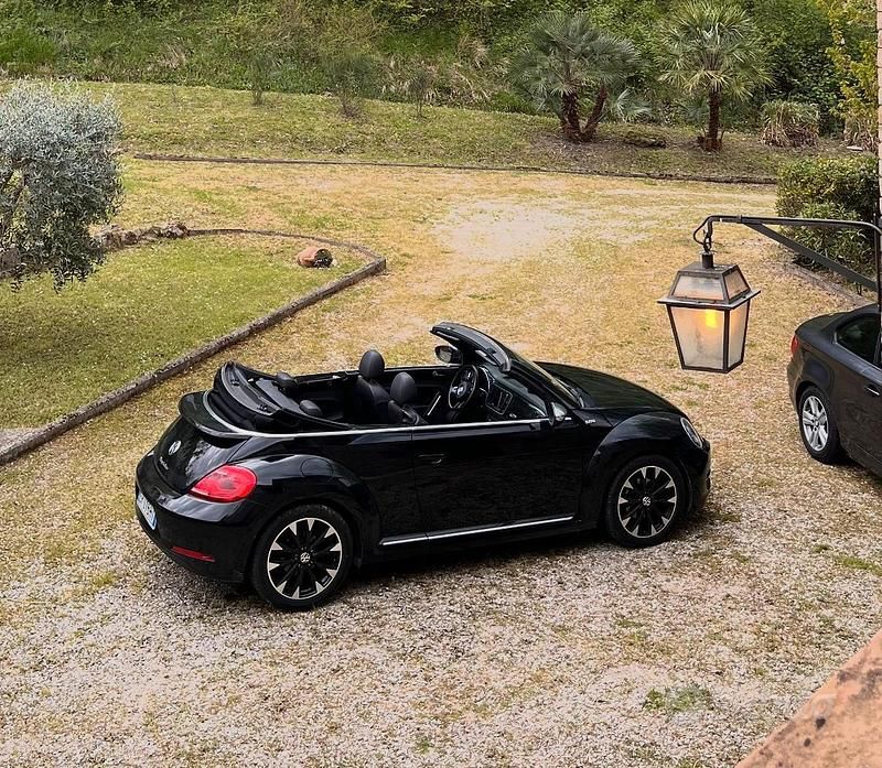 Usata VW Beetle Cabriolet 105 CV (77 kW) 2012 Nero Cabrio