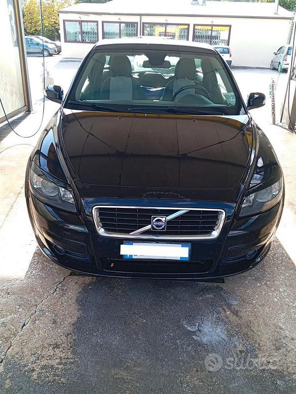 Usata Volvo C30 136 CV (100 kW) 2009 Nero Utilitaria