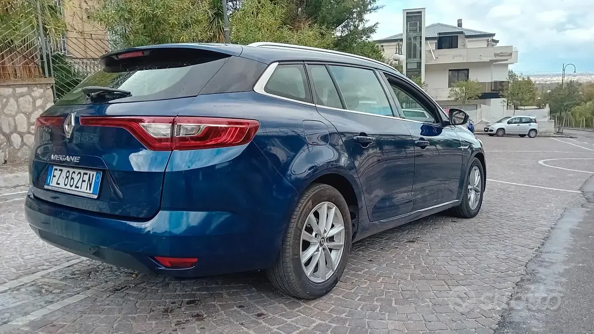 Usata Renault Mégane IV 110 CV (80 kW) 2018 Blu Berlina