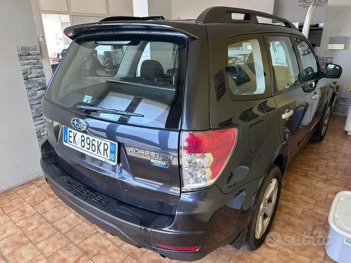 Usata Subaru Forester Trend 147 CV (108 kW) 2011 Grigio SUV