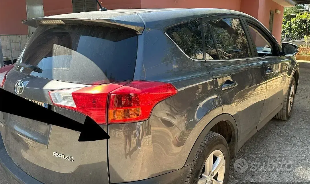 Usata Toyota RAV4 124 CV (91 kW) 2013 Grigio SUV
