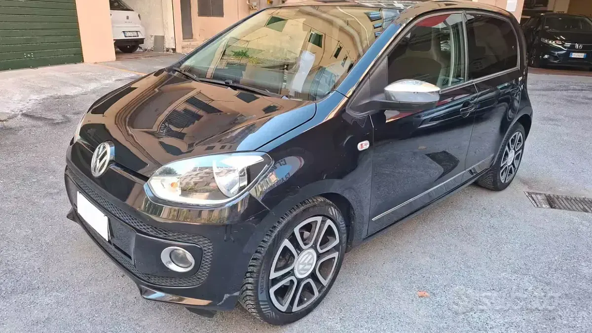 Usata VW up! Highline 75 CV (55 kW) 2014 Nero Utilitaria