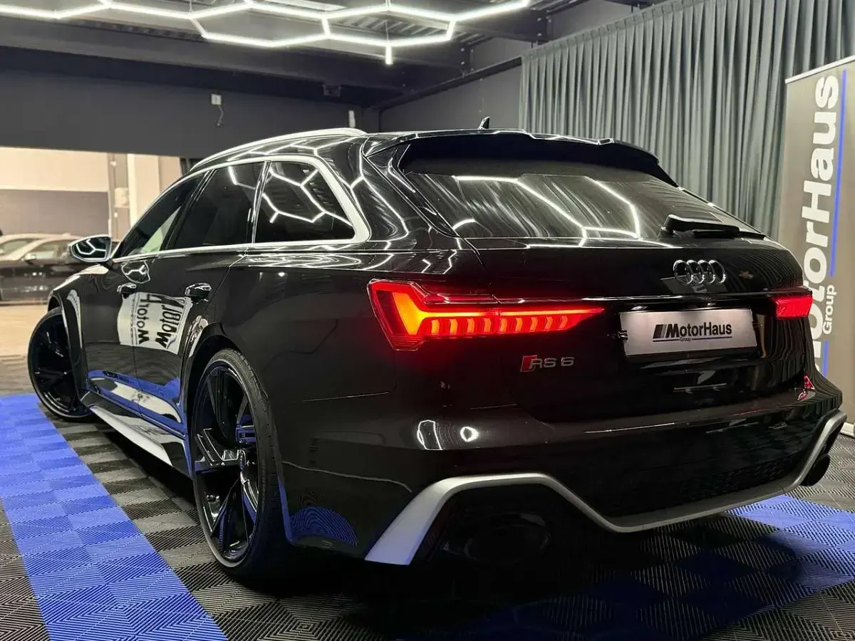 Usata Audi RS6 Ambiente 600 CV (441 kW) 2023 Nero Station wagon