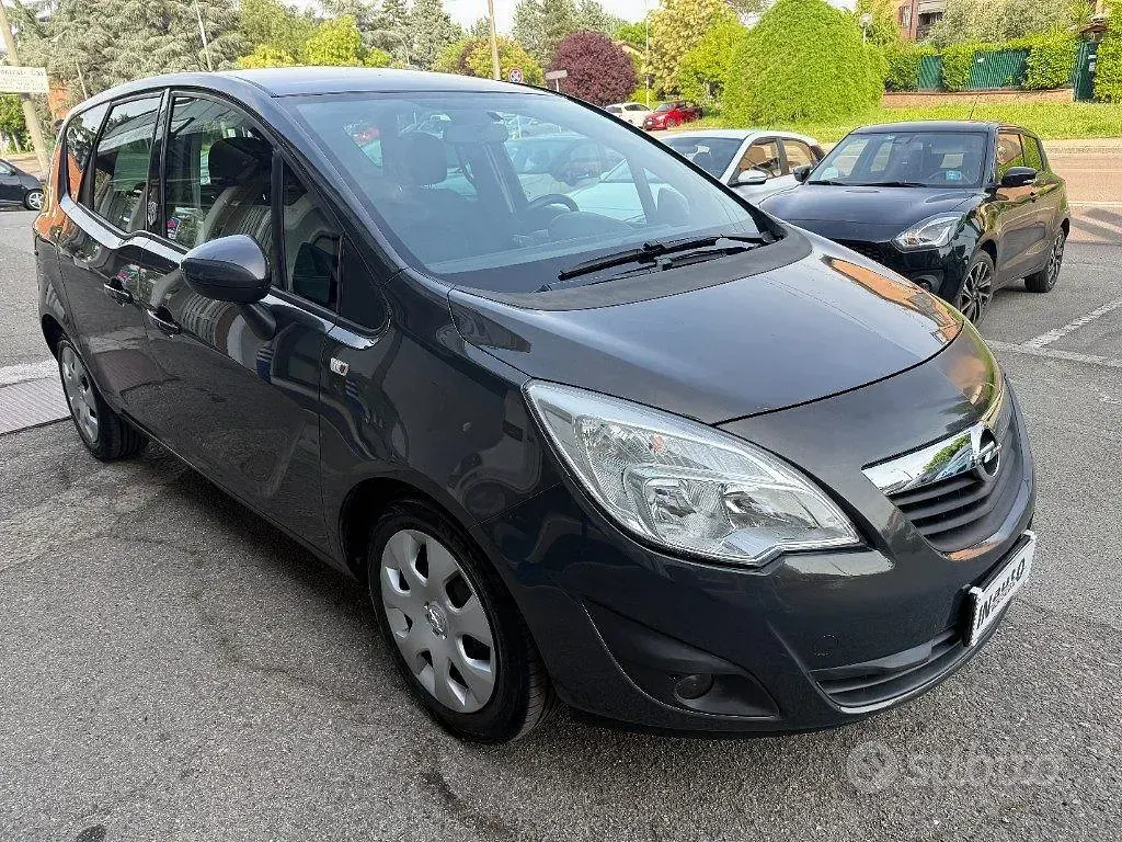 Usata Opel Meriva 120 CV (88 kW) 2013 Grigio scuro Monovolume