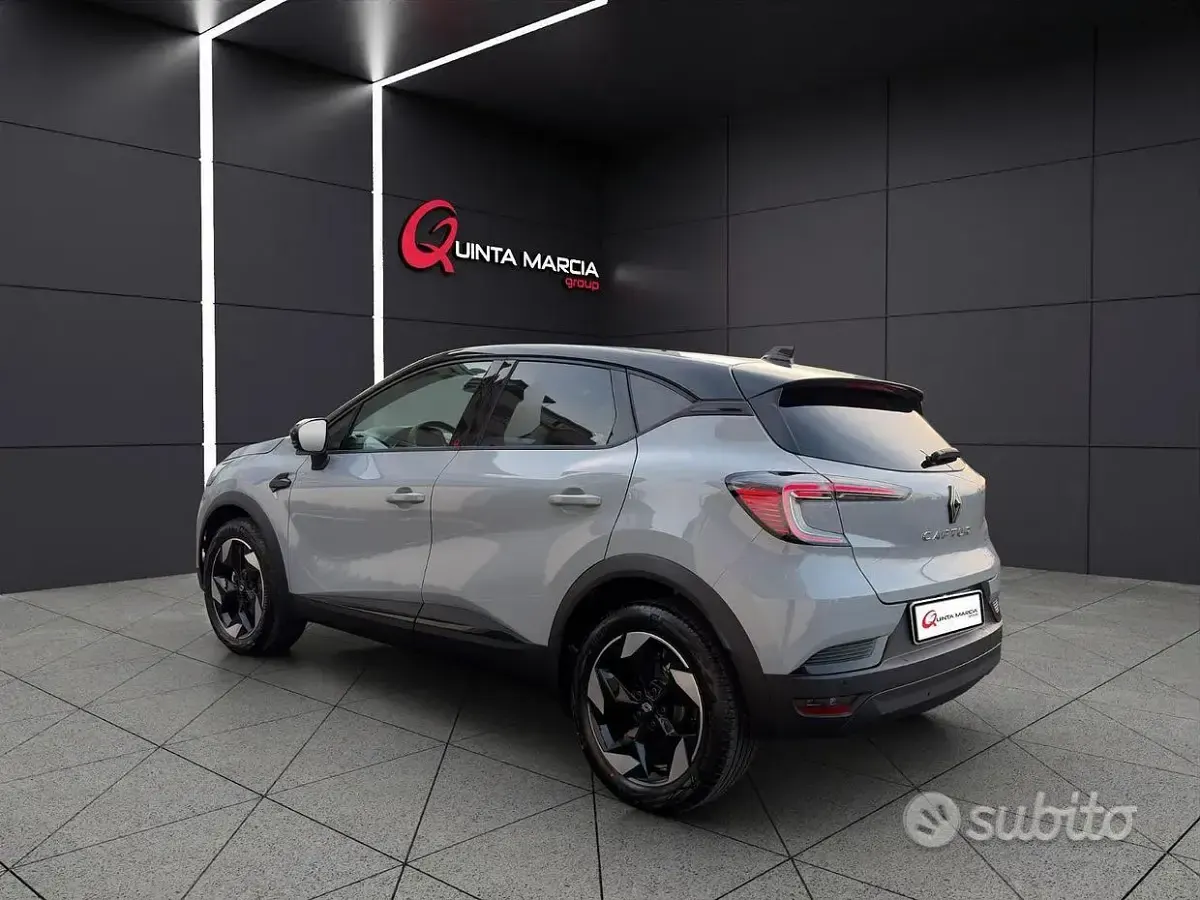 Nuova Renault Captur Techno 115 CV (84 kW) 2026 Grigio SUV