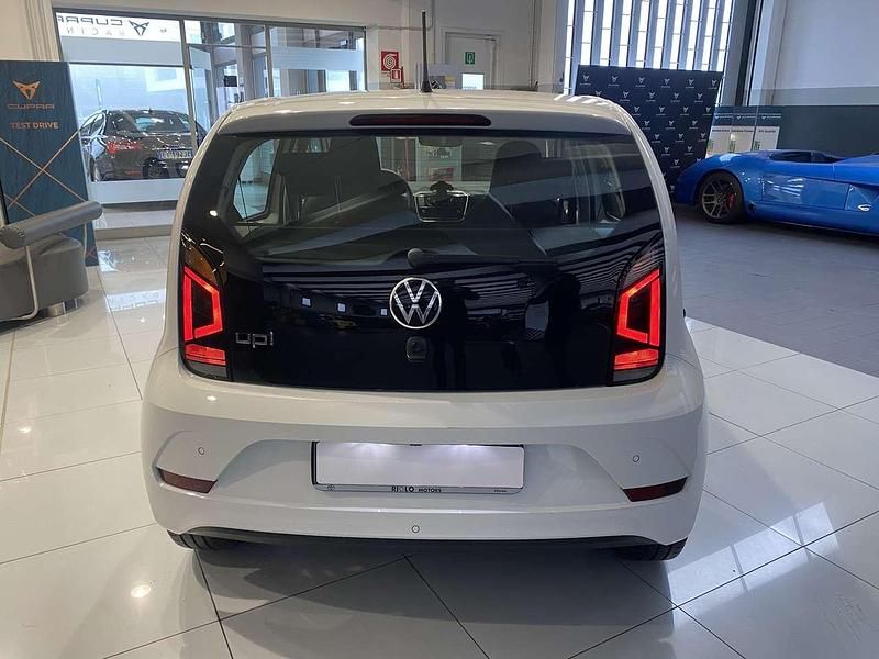 Usata VW up! Move 65 CV (47 kW) 2023 Bianco Utilitaria