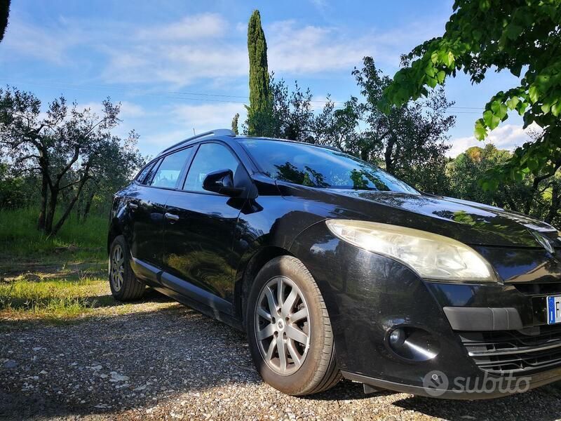 Nero Usata 2011 Renault Mégane GrandTour Luxe Station wagon | 3200 € (Buon prezzo) - Immagine 1/4